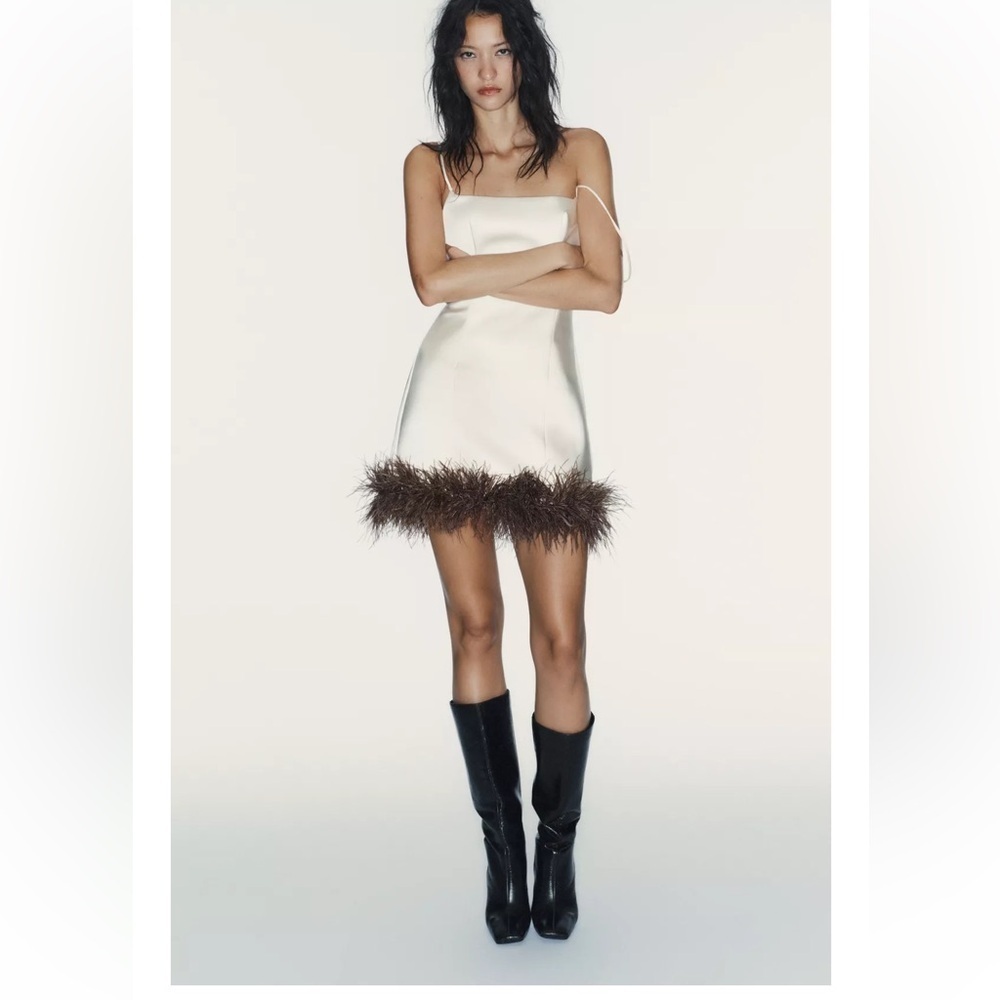 VIRAL NEW ZARA LUXURY NIGHT OUT FEATHER DRESS SIZE XS 
🚨FINAL PRICE NO DISCOUNT